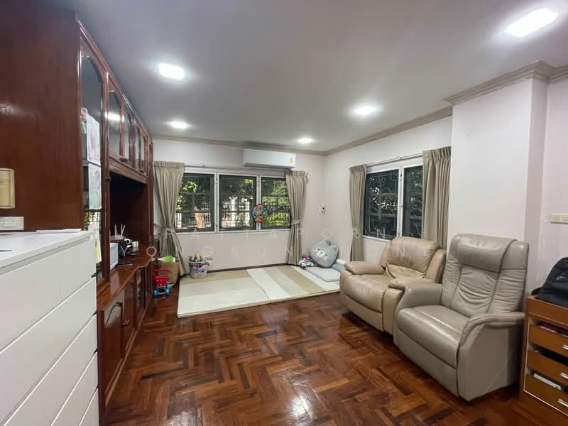 4-BR House, Bangkok, Chim Plee, Taling Chan, Bangkok, 4 Bedrooms, 258 sqm, Single Detached House For Sale, by Pattaporn Yongsungnone, 500482925 - DDproperty.com