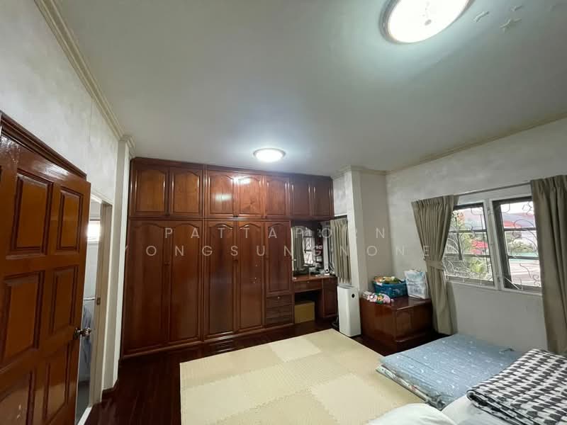 4-BR House, Bangkok, Chim Plee, Taling Chan, Bangkok, 4 Bedrooms, 258 sqm, Single Detached House For Sale, by Pattaporn Yongsungnone, 500482925 - DDproperty.com
