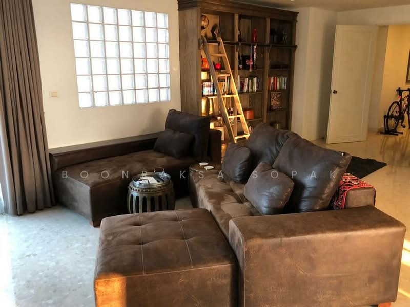 Nusasiri Grand, Bangkok, Soi Sukhumvit 42, Phra Kanong, Khlong Toei, Bangkok, 3 Bedrooms, 143 sqm, Condo For Rent, by Boonraksa Sopak, 500482927 - DDproperty.com