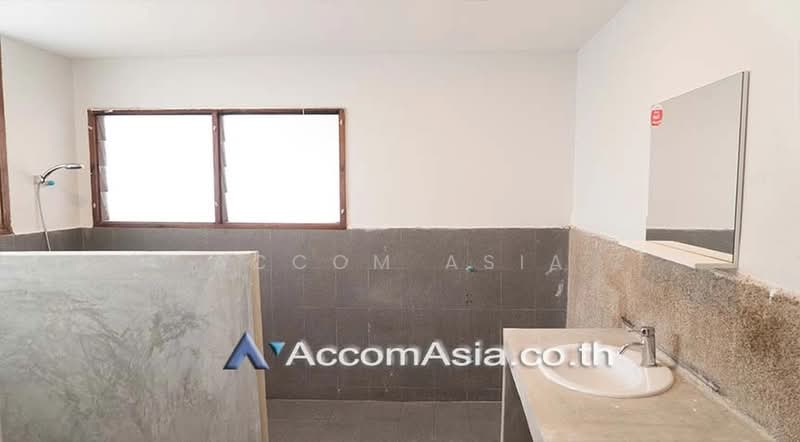 Home Office 2 Bedrooms House for Rent in Sukhumvit, Bangkok near BTS Phrom Phong, Bangkok, Khlong Tan Nua, Watthana, Bangkok, 2 Bedrooms, 500 sqm, Single Detached House For Rent, by Accom Asia, 500482949 - DDproperty.com