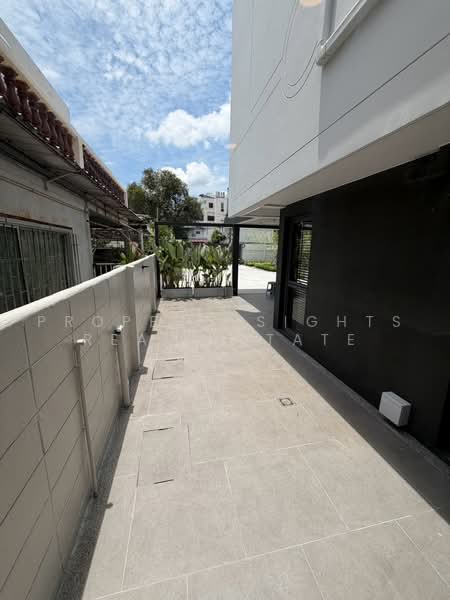 House BTS Phrakhanong 4 bed / 4 bath, Bangkok, Phra Kanong Nua, Watthana, Bangkok, 4 Bedrooms, 310 sqm, Single Detached House For Rent, by PROPERTYSIGHTS REAL ESTATE, 500483045 - DDproperty.com