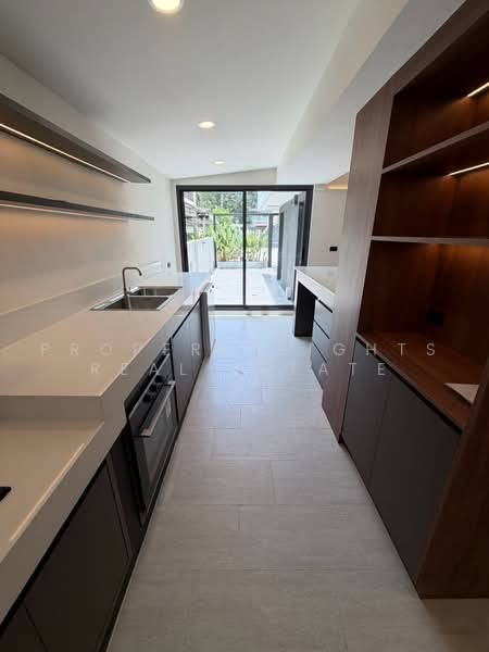 House BTS Phrakhanong 4 bed / 4 bath, Bangkok, Phra Kanong Nua, Watthana, Bangkok, 4 Bedrooms, 310 sqm, Single Detached House For Rent, by PROPERTYSIGHTS REAL ESTATE, 500483045 - DDproperty.com