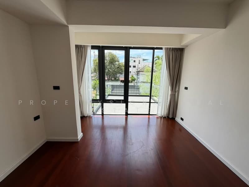 House BTS Phrakhanong 4 bed / 4 bath, Bangkok, Phra Kanong Nua, Watthana, Bangkok, 4 Bedrooms, 310 sqm, Single Detached House For Rent, by PROPERTYSIGHTS REAL ESTATE, 500483045 - DDproperty.com