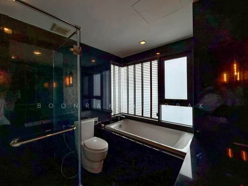 Rhythm Sukhumvit 36-38, Bangkok, 55 Soi Sukhumvit 36, Sukhumvit Road, Phra Kanong, Khlong Toei, Bangkok, 2 Bedrooms, 75 sqm, Condo For Rent, by Boonraksa Sopak, 500483053 - DDproperty.com