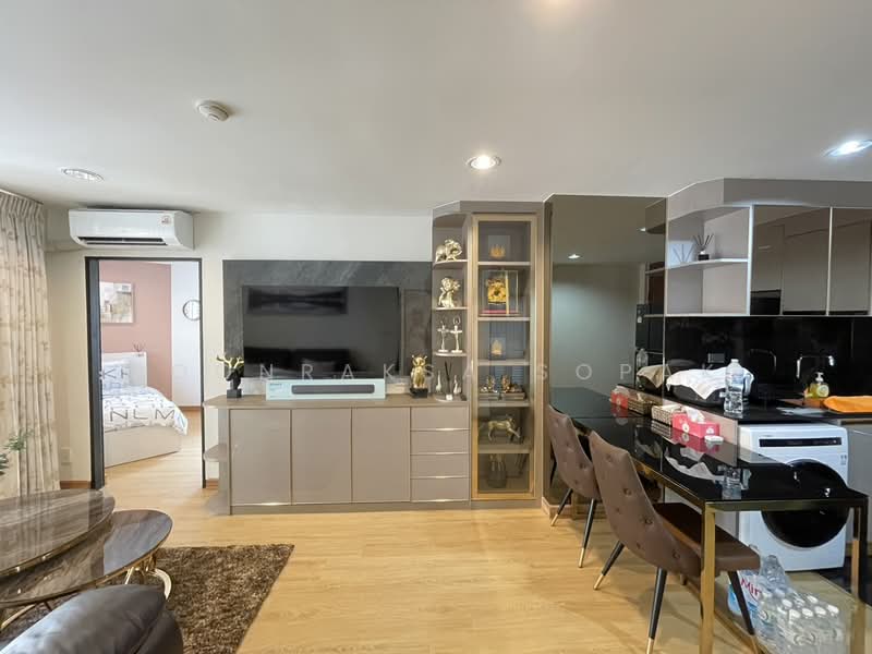 Green Point Silom, Bangkok, 29 Soi Anumanratthanon, Suriyawong, Bang Rak, Bangkok, 2 Bedrooms, 73 sqm, Condo For Rent, by Boonraksa Sopak, 500483095 - DDproperty.com