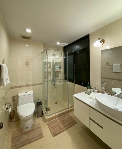 Green Point Silom, Bangkok, 29 Soi Anumanratthanon, Suriyawong, Bang Rak, Bangkok, 2 Bedrooms, 73 sqm, Condo For Rent, by Boonraksa Sopak, 500483095 - DDproperty.com