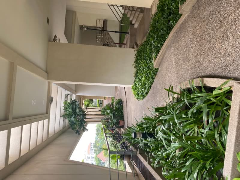 Sathorn Gardens, Bangkok, 39 South Sathorn Road, Thung Maha Mek, Sathon, Bangkok, 3 Bedrooms, 175 sqm, Condo For Sale, by Nicha Na Lampang, 500483100 - DDproperty.com