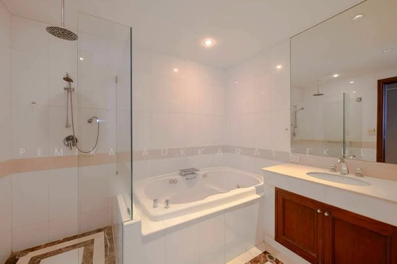 Las Colinas, Bangkok, Sukhumvit 21 Road, Khlongtoei Nua, Watthana, Bangkok, 4 Bedrooms, 698 sqm, Condo For Sale, by Pemika Aukkaraleekul, 500483156 - DDproperty.com