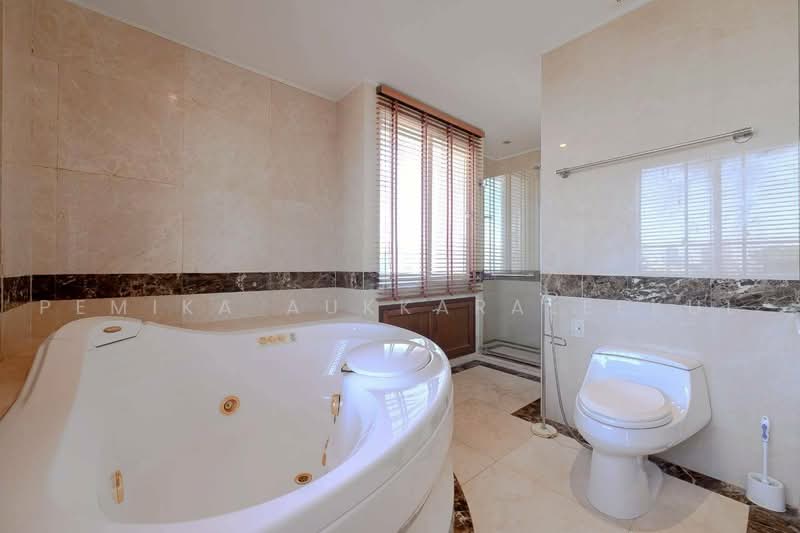 Las Colinas, Bangkok, Sukhumvit 21 Road, Khlongtoei Nua, Watthana, Bangkok, 4 Bedrooms, 698 sqm, Condo For Sale, by Pemika Aukkaraleekul, 500483156 - DDproperty.com
