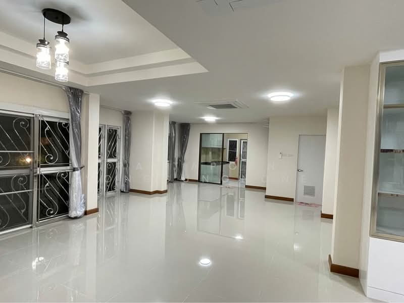 undefined, Bangkok, Lam Phak Chi, Nong Chok, Bangkok, 4 Bedrooms, 256 sqm, Single Detached House For Sale, by Pattaporn Yongsungnone, 500483172 - DDproperty.com