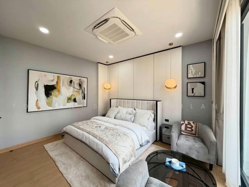 ขาย บ้านหรู ซอยมิสทีน 3 ชั้นมีลิฟต์ส่วนตัว เนื้อที่ 66.6 ตร.วา 460 ตร.ม. 4 ห้องนอน 5 ห้องน้ำ, Bangkok, เคหะร่มเกล้า, Khlong Song Ton Nun, Lat Krabang, Bangkok, 4 Bedrooms, 460 sqm, Single Detached House For Sale, by TopLands of Thailand, 500483184 - DDproperty.com