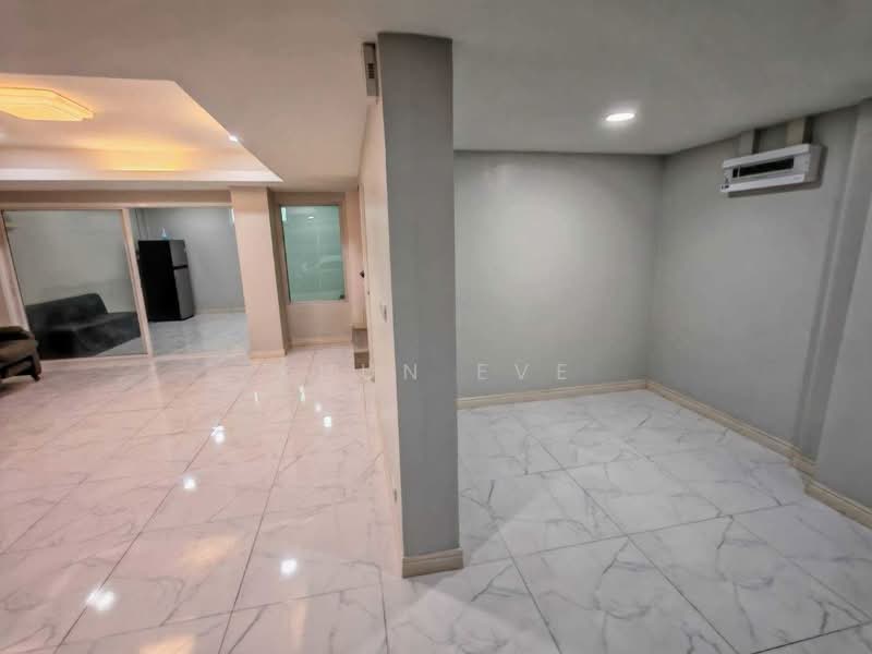 Townhome for rent Lat Phrao 80 Company Registration Allowed ( SPSEVE2230 ), Bangkok, ลาดพร้าว 80, Wang Thonglang, Bangkok, 3 Bedrooms, 350 sqm, Townhouse For Rent, by Khun EVE, 500483316 - DDproperty.com