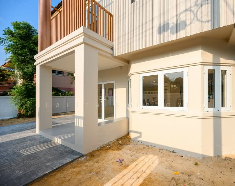Renovated Detached House, Ramintra 34, Bangkok, 55/134 หมู่บ้านทองสถิตย์ วิลล่า ซอย 5, Chorake Bua, Lat Phrao, Bangkok, 4 Bedrooms, 180 sqm, Single Detached House For Sale, by Lalita Sriploy, 500483438 - DDproperty.com