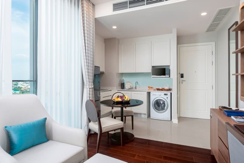Residence in Phrom Phong, Bangkok, Khlongtoei Nua, Watthana, Bangkok, 1 Bedroom, 45 sqm, Townhouse For Rent, by The Luxe Group, 500483489 - DDproperty.com