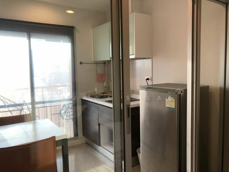Centric Sathorn-St Louis, Bangkok, Sathorn Nua Road, Yan Nawa, Sathon, Bangkok, 1 Bedroom, 35 sqm, Condo For Rent, by Najawa Salae, 500483505 - DDproperty.com