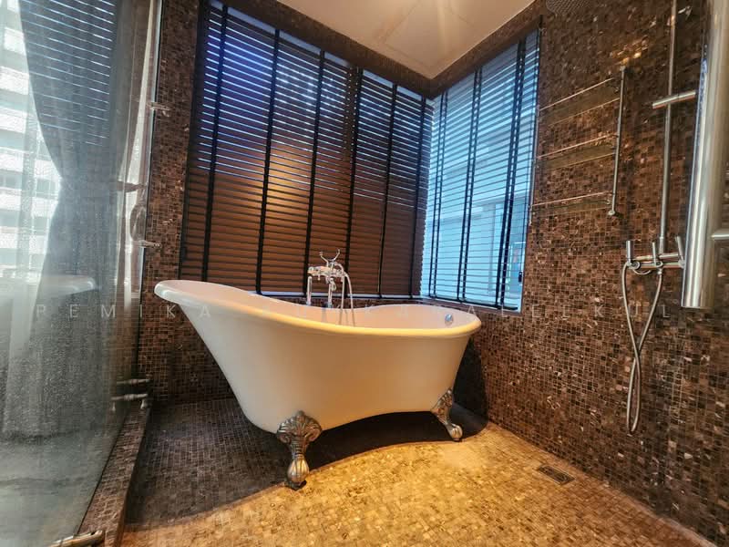 The Emporio Place, Bangkok, 93 Soi Sukhumvit 24, Sukhumvit Road, Khong Tan, Khlong Toei, Bangkok, 2 Bedrooms, 103 sqm, Condo For Sale, by Pemika Aukkaraleekul, 500483509 - DDproperty.com