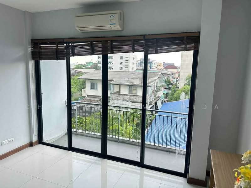 CLOVER ลาดพร้าว 83, Bangkok, ถนน ลาดพร้าว, Wang Thonglang, Bangkok, 1 Bedroom, 700 sqm, Condo For Sale, by Chatuphon Mochida, 500483526 - DDproperty.com