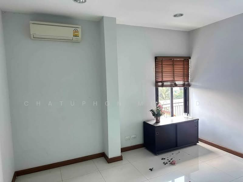 CLOVER ลาดพร้าว 83, Bangkok, ถนน ลาดพร้าว, Wang Thonglang, Bangkok, 1 Bedroom, 700 sqm, Condo For Sale, by Chatuphon Mochida, 500483526 - DDproperty.com