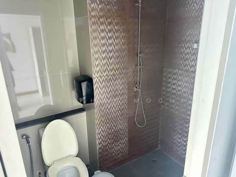 CLOVER ลาดพร้าว 83, Bangkok, ถนน ลาดพร้าว, Wang Thonglang, Bangkok, 1 Bedroom, 700 sqm, Condo For Sale, by Chatuphon Mochida, 500483526 - DDproperty.com