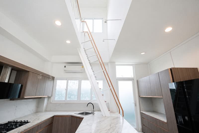บ้านหรู 3 ชั้น พูลวิลล่า เมืองแก้ว ซ.6 บางนา, Samut Prakan, เมืองแก้วซ.6, Bang Kaeo, Bang Plee, Samut Prakan, 4 Bedrooms, 750 sqm, Single Detached House For Sale, by ณัฐยา ศิริฐานนท์, 500483559 - DDproperty.com