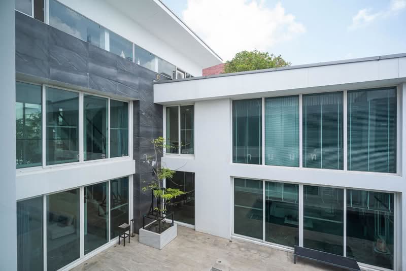 บ้านหรู 3 ชั้น พูลวิลล่า เมืองแก้ว ซ.6 บางนา, Samut Prakan, เมืองแก้วซ.6, Bang Kaeo, Bang Plee, Samut Prakan, 4 Bedrooms, 750 sqm, Single Detached House For Sale, by ณัฐยา ศิริฐานนท์, 500483559 - DDproperty.com