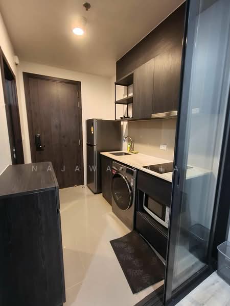 XT Huaikhwang, Bangkok, 244 Ratchadaphisek Road, Huai Khwang, Bangkok, 1 Bedroom, 29 sqm, Condo For Rent, by Najawa Salae, 500483582 - DDproperty.com