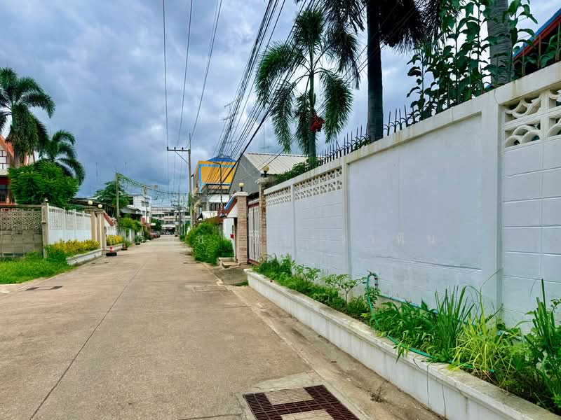Spacious Single House on 188.9 Sq.Wah (755.6 Sq.m.)RATCHABURI CITY CENTER, Ratchaburi, คฑาธร 2, Nha Mueng, Muang Ratchaburi, Ratchaburi, 4 Bedrooms, 450 sqm, Single Detached House For Sale, by ธีรนุช ธีระวาทิน, 500483583 - DDproperty.com