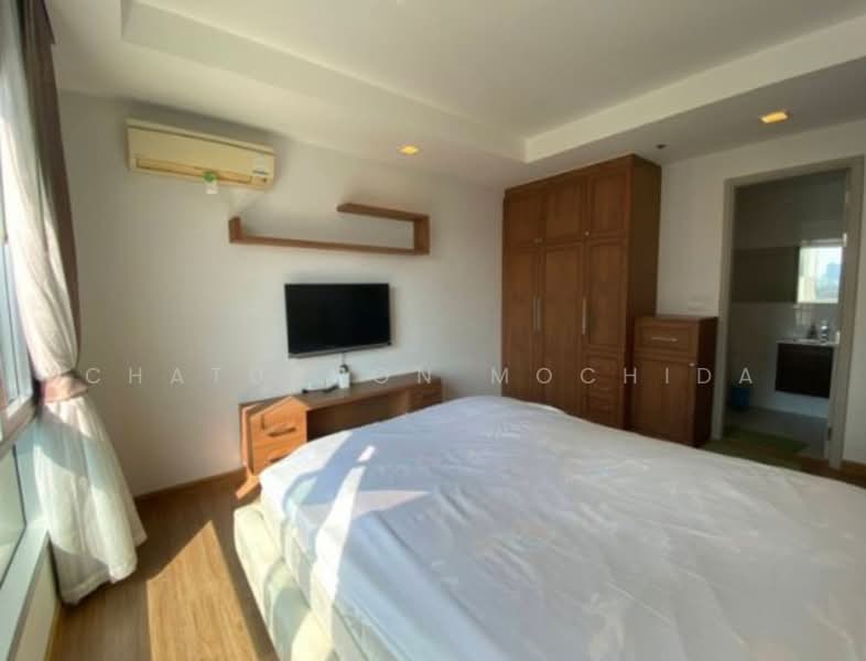 Thru Thonglor, Bangkok, Petchaburi Road, Bang Kapi, Huai Khwang, Bangkok, 2 Bedrooms, 56 sqm, Condo For Rent, by Chatuphon Mochida, 500483634 - DDproperty.com