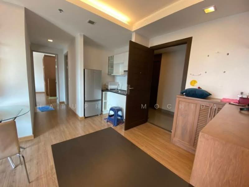 Thru Thonglor, Bangkok, Petchaburi Road, Bang Kapi, Huai Khwang, Bangkok, 2 Bedrooms, 56 sqm, Condo For Rent, by Chatuphon Mochida, 500483634 - DDproperty.com