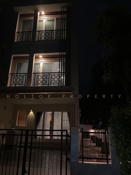 Baan Klang Muang Rama 9 (Motorway), Bangkok, New Bangkok-Chonburi Road, Suan Luang, Bangkok, 2 Bedrooms, 150 sqm, Single Detached House For Rent, by Holtop Property, 500483650 - DDproperty.com