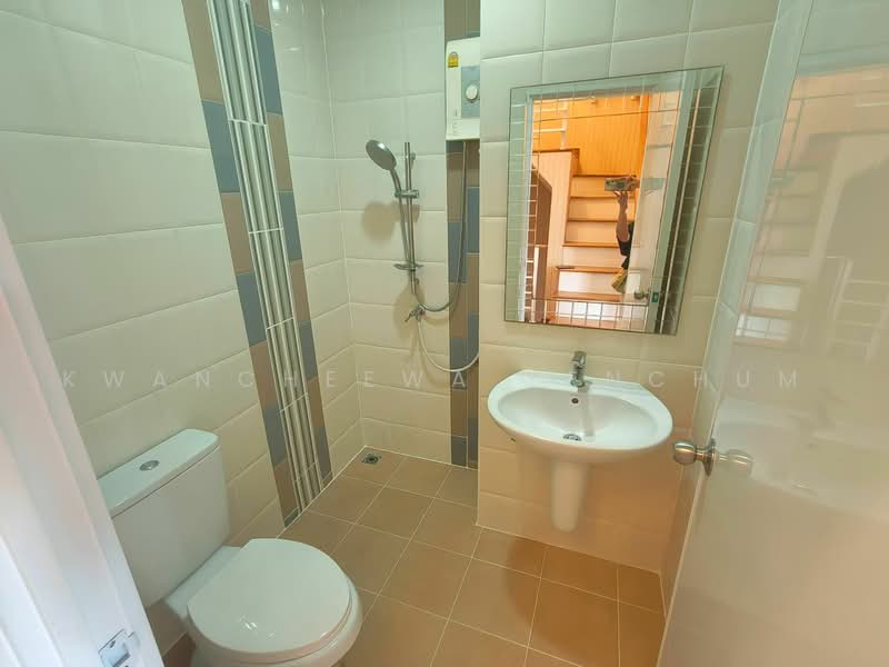 หมู่บ้าานโกเด้นทาวน์ วัชรพล สุขาภิบาล5, Bangkok, สุขาภิบาล5, O-Ngoen, Sai Mai, Bangkok, 4 Bedrooms, 80 sqm, Townhouse For Sale, by Kwancheewa Yenchum, 500483690 - DDproperty.com