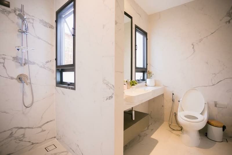 The Gentry Ekamai-Ladprao, Bangkok, 90 Soi Ladprao 94, Phlapphla, Wang Thonglang, Bangkok, 3 Bedrooms, 380 sqm, Single Detached House For Sale, by Chatuphon Mochida, 500483700 - DDproperty.com