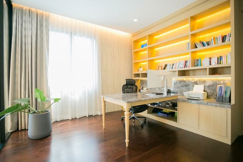 The Gentry Ekamai-Ladprao, Bangkok, 90 Soi Ladprao 94, Phlapphla, Wang Thonglang, Bangkok, 3 Bedrooms, 380 sqm, Single Detached House For Sale, by Chatuphon Mochida, 500483700 - DDproperty.com