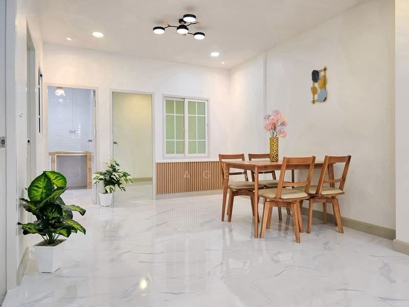 Baan Sucha BangBuaThong, Nonthaburi, Soi Sucha Village, Bang Bua Thong, Nonthaburi, 5 Bedrooms, 101 sqm, Townhouse For Sale, by NR AGENT, 500483729 - DDproperty.com