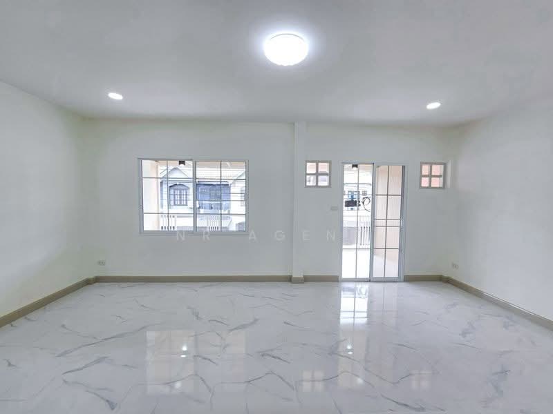 Baan Sucha BangBuaThong, Nonthaburi, Soi Sucha Village, Bang Bua Thong, Nonthaburi, 5 Bedrooms, 101 sqm, Townhouse For Sale, by NR AGENT, 500483729 - DDproperty.com