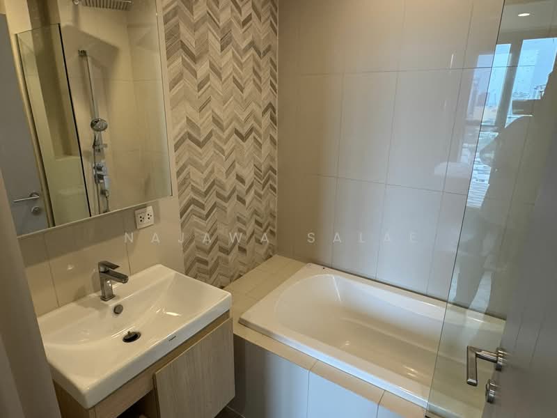 Oka Haus Sukhumvit 36, Bangkok, 3399 Rama 4 Road, Khong Tan, Khlong Toei, Bangkok, 1 Bedroom, 35 sqm, Condo For Rent, by Najawa Salae, 500483759 - DDproperty.com