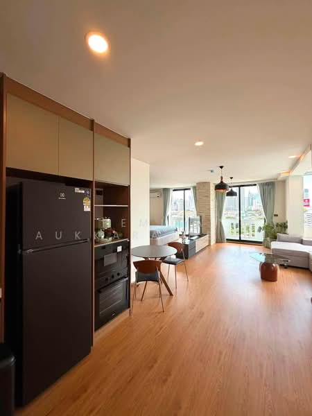 J.C. Tower, Bangkok, Soi Sukhumvit 55, Khlong Tan Nua, Watthana, Bangkok, Studio, 65 sqm, Condo For Sale, by Pemika Aukkaraleekul, 500483783 - DDproperty.com