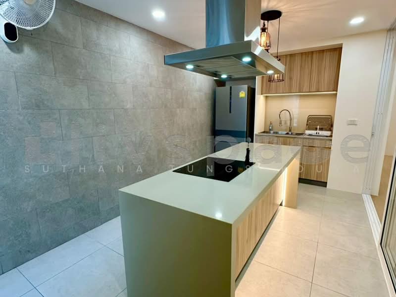 Nusasiri Grand, Bangkok, Soi Sukhumvit 42, Phra Kanong, Khlong Toei, Bangkok, 3 Bedrooms, 167 sqm, Condo For Rent, by Suthana Tungsriouya, 500483791 - DDproperty.com