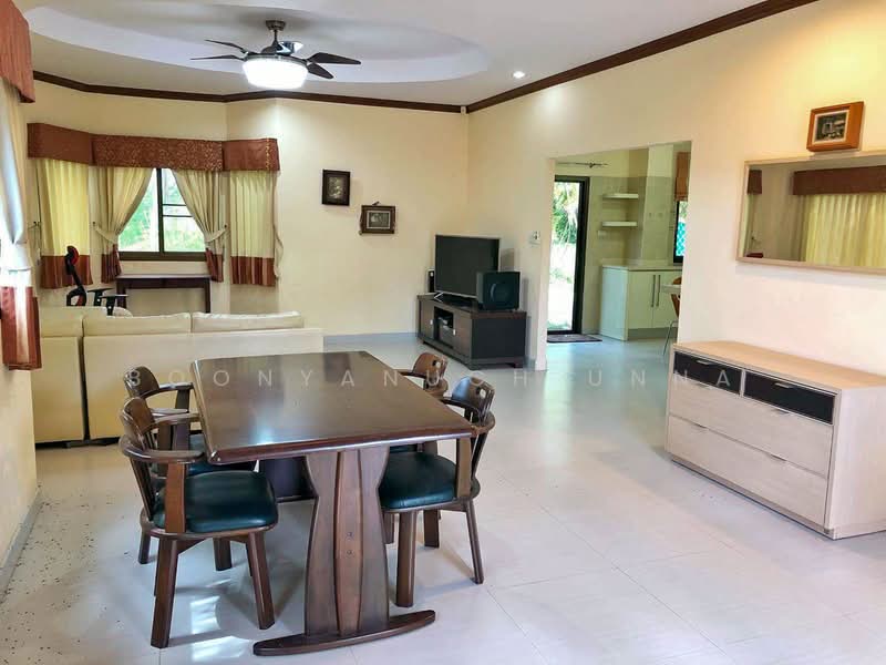 Baan Dusit Pattaya Lake, Chon Buri (Pattaya), Entrance Road, Huai Yai, Bang Lamung (Pattaya), Chon Buri (Pattaya), 4 Bedrooms, 230 sqm, Single Detached House For Sale, by Boonyanuch Unna, 500483928 - DDproperty.com