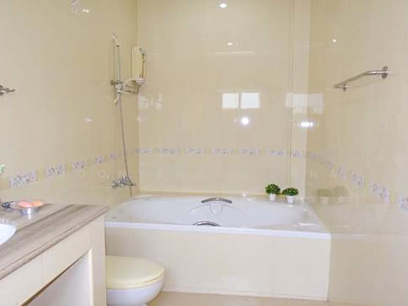 Baan Dusit Pattaya Lake, Chon Buri (Pattaya), Entrance Road, Huai Yai, Bang Lamung (Pattaya), Chon Buri (Pattaya), 3 Bedrooms, 196 sqm, Single Detached House For Sale, by Boonyanuch Unna, 500483954 - DDproperty.com