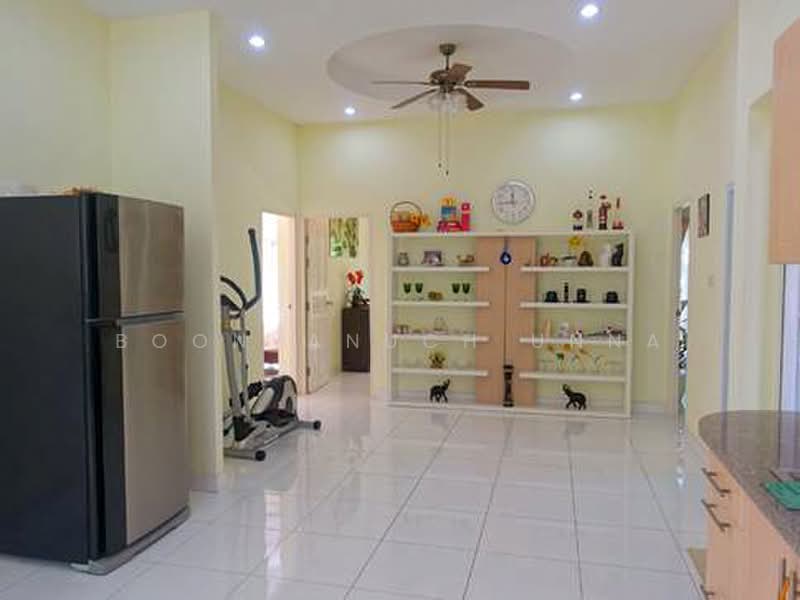 Baan Dusit Pattaya Lake, Chon Buri (Pattaya), Entrance Road, Huai Yai, Bang Lamung (Pattaya), Chon Buri (Pattaya), 3 Bedrooms, 196 sqm, Single Detached House For Sale, by Boonyanuch Unna, 500483954 - DDproperty.com