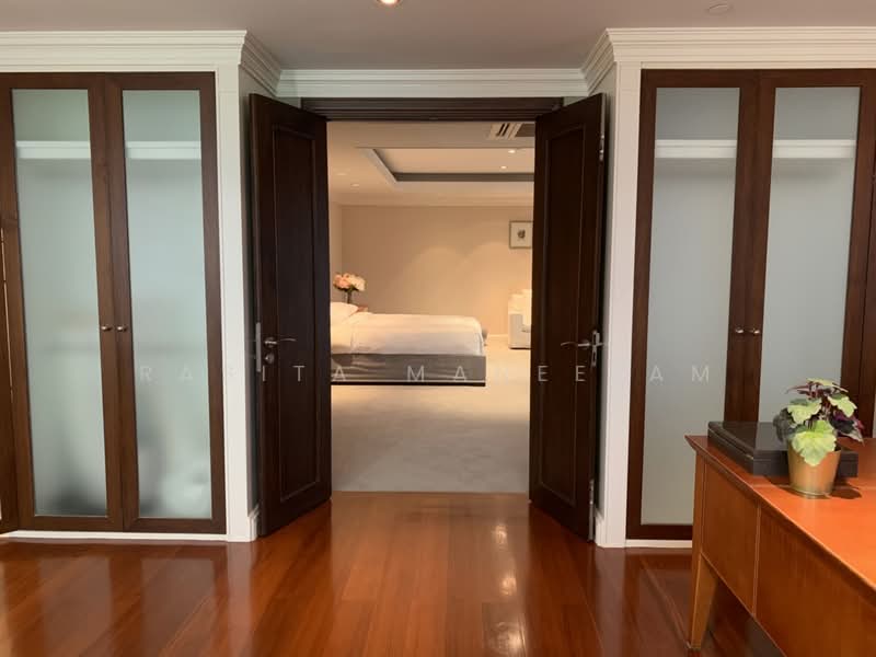 Las Colinas, Bangkok, Sukhumvit 21 Road, Khlongtoei Nua, Watthana, Bangkok, 4 Bedrooms, 700 sqm, Condo For Rent, by Rasita Maneelam, 500483974 - DDproperty.com
