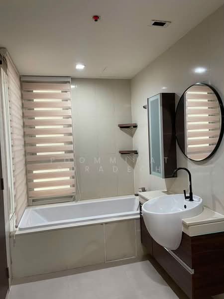 Sky Walk Residences, Bangkok, 1599 Sukhumvit Road, Phra Kanong Nua, Watthana, Bangkok, 2 Bedrooms, 60 sqm, Condo For Rent, by Poommipat Suradech, 500484021 - DDproperty.com