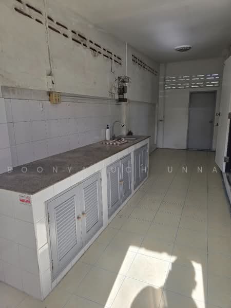 2-BR House, Chon Buri (Pattaya), Nong - Kham, Si Racha, Chon Buri (Pattaya), 2 Bedrooms, 93 sqm, Single Detached House For Sale, by Boonyanuch Unna, 500484039 - DDproperty.com