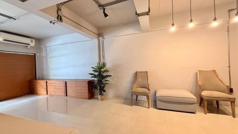 Home Office For Rent., Bangkok, Phlapphla, Wang Thonglang, Bangkok, 2 Bedrooms, 200 sqm, Townhouse For Rent, by ณปภัช ธวงค์ไพ, 500484044 - DDproperty.com