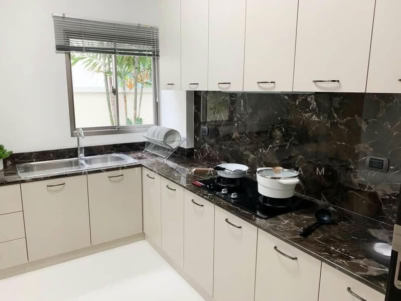 Perfect Place Sukhumvit 77-Suvarnabhumi, Samut Prakan, Lat Krabang Road, Rachathewa, Bang Plee, Samut Prakan, 5 Bedrooms, 335 sqm, Single Detached House For Rent, by Rasita Maneelam, 500484071 - DDproperty.com