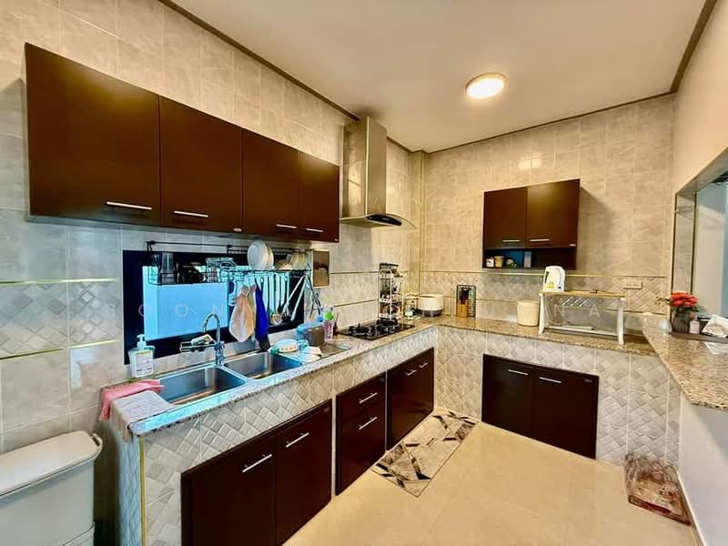 3-BR House, Chon Buri (Pattaya), Poong, Bang Lamung (Pattaya), Chon Buri (Pattaya), 3 Bedrooms, 204 sqm, Single Detached House For Sale, by Boonyanuch Unna, 500484089 - DDproperty.com