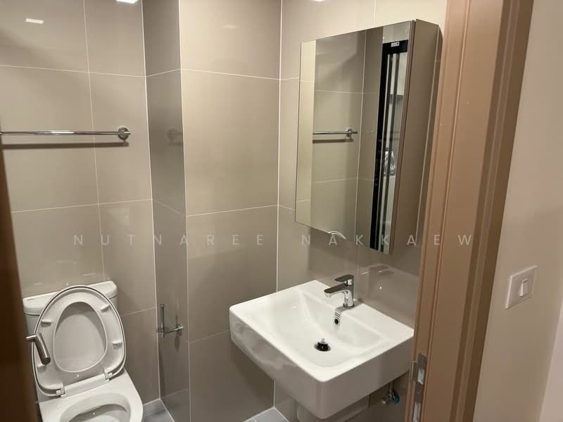 FLO by Sansiri, Bangkok, Somdet Chaopraya Road, Khlong San, Bangkok, Studio, 35 sqm, Condo For Rent, by Nutnaree Nakkaew, 500484125 - DDproperty.com