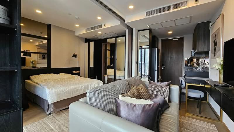 ASHTON Chula-Silom, Bangkok, Rama 4 Road, Si Phraya, Bang Rak, Bangkok, 1 Bedroom, 32 sqm, Condo For Sale, by Emily Bada, 500484182 - DDproperty.com