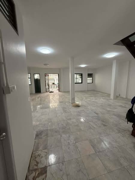 บ้าน 3-ห้องนอน, กรุงเทพ, บางขุนเทียน, จอมทอง, กรุงเทพ, 204 ตร.ม., บ้านเดี่ยว ขาย, โดย Emily Bada, 500484213 - DDproperty.com
